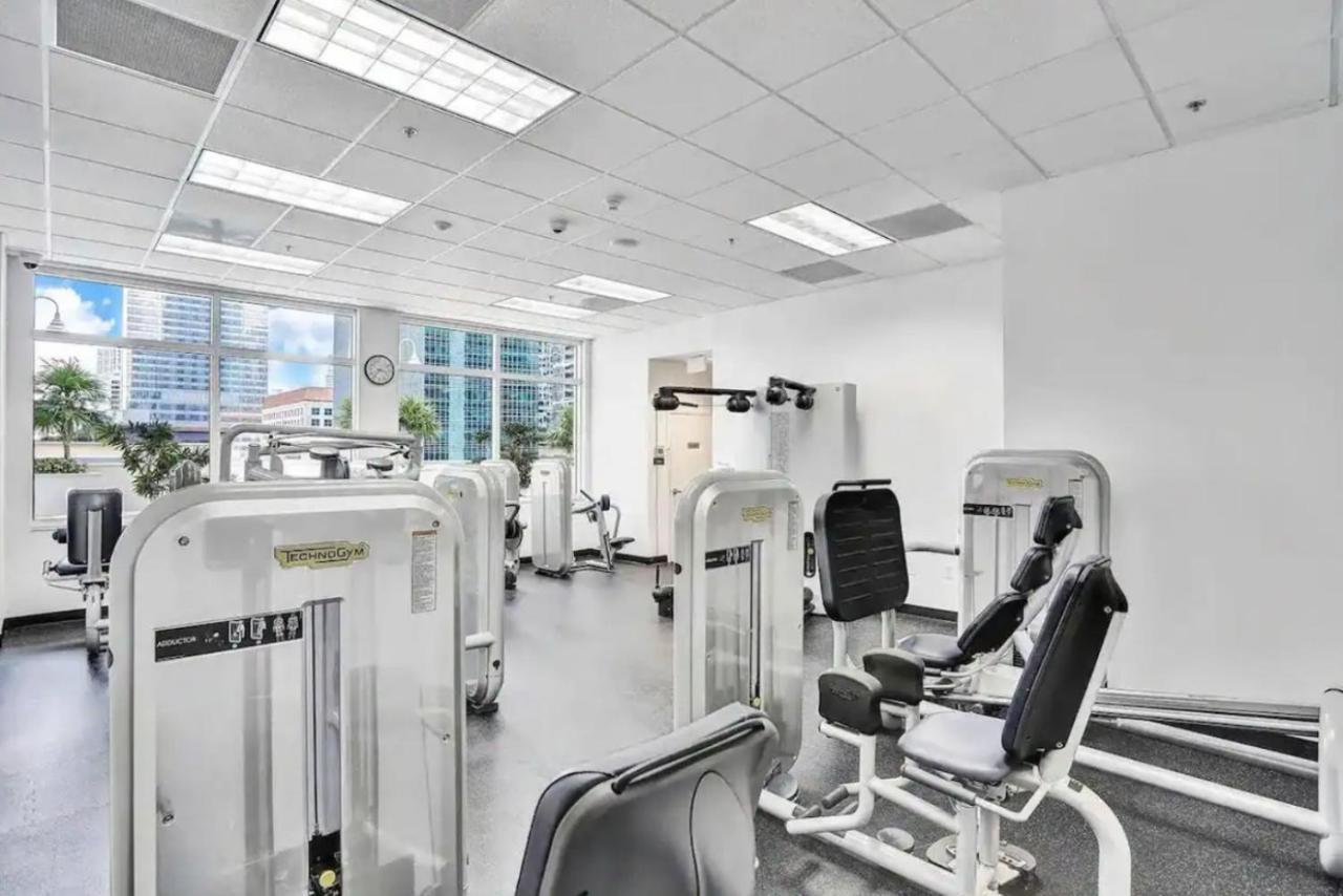 Modern 1 Bed In The Heart Of Brickell With Free Parking Apartment Miami Bagian luar foto