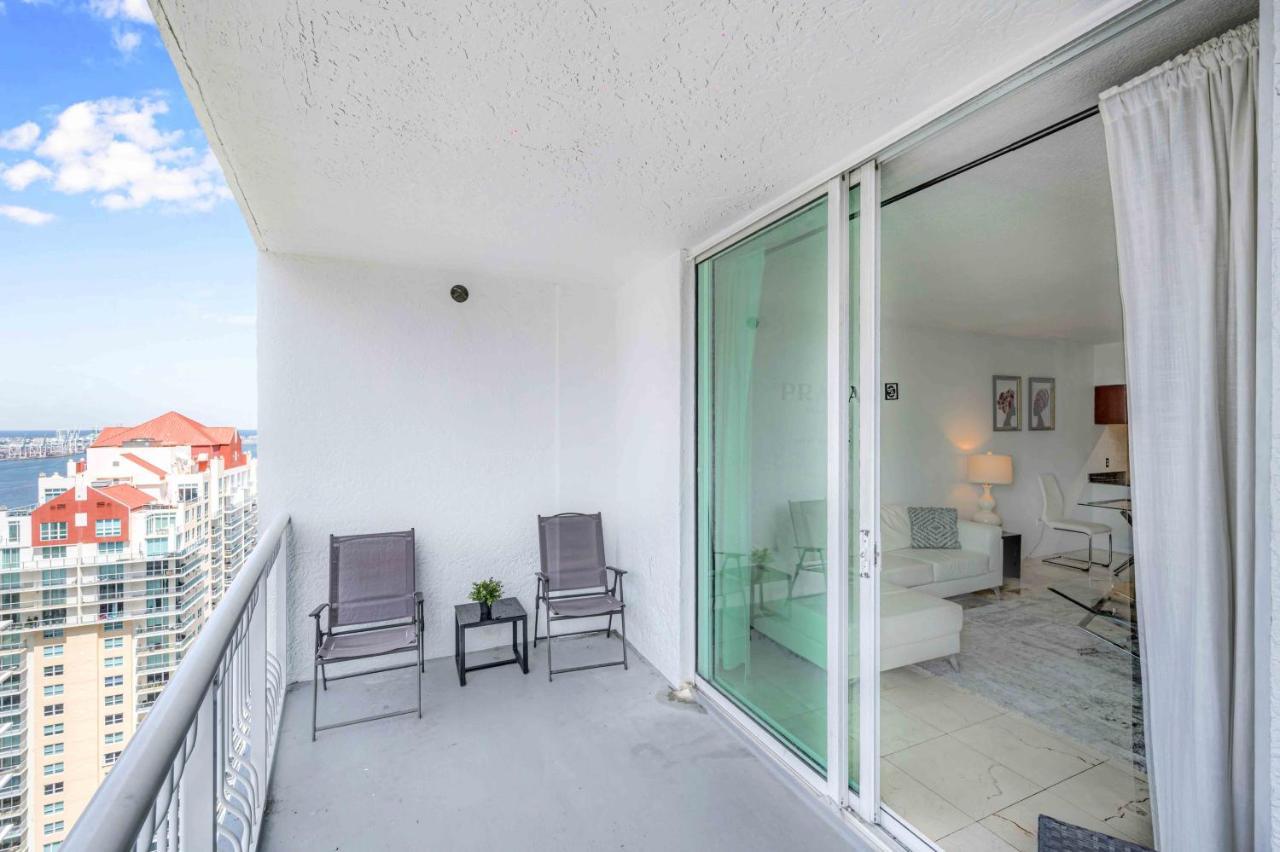 Modern 1 Bed In The Heart Of Brickell With Free Parking Apartment Miami Bagian luar foto