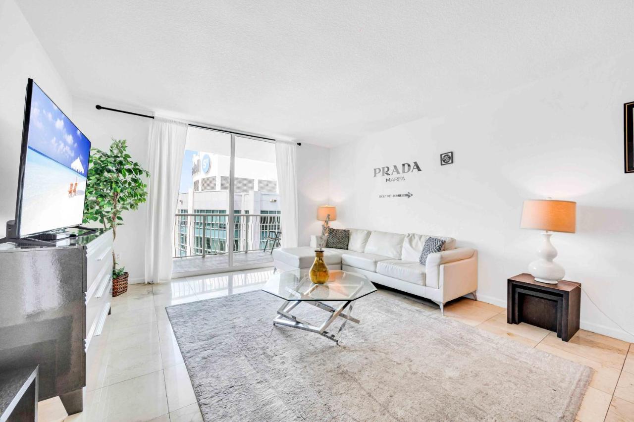 Modern 1 Bed In The Heart Of Brickell With Free Parking Apartment Miami Bagian luar foto