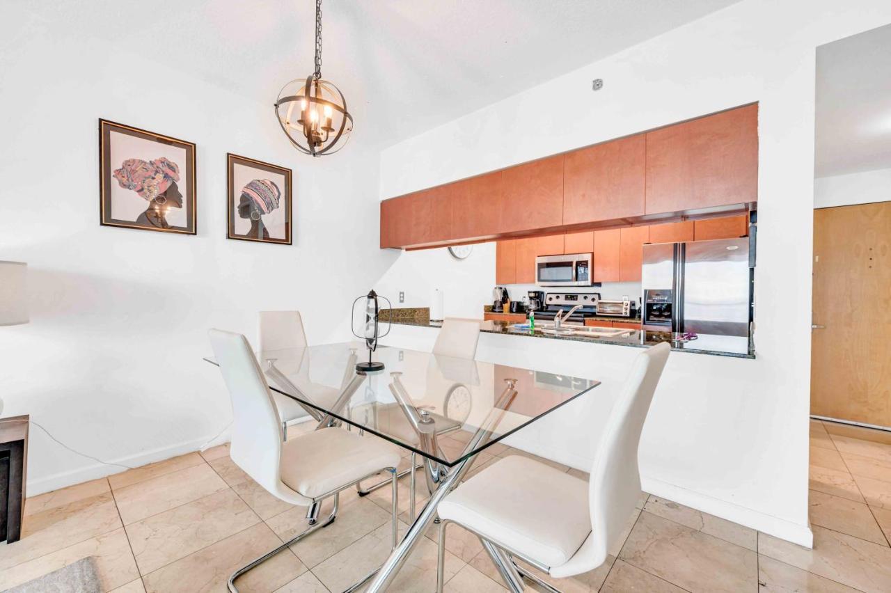 Modern 1 Bed In The Heart Of Brickell With Free Parking Apartment Miami Bagian luar foto