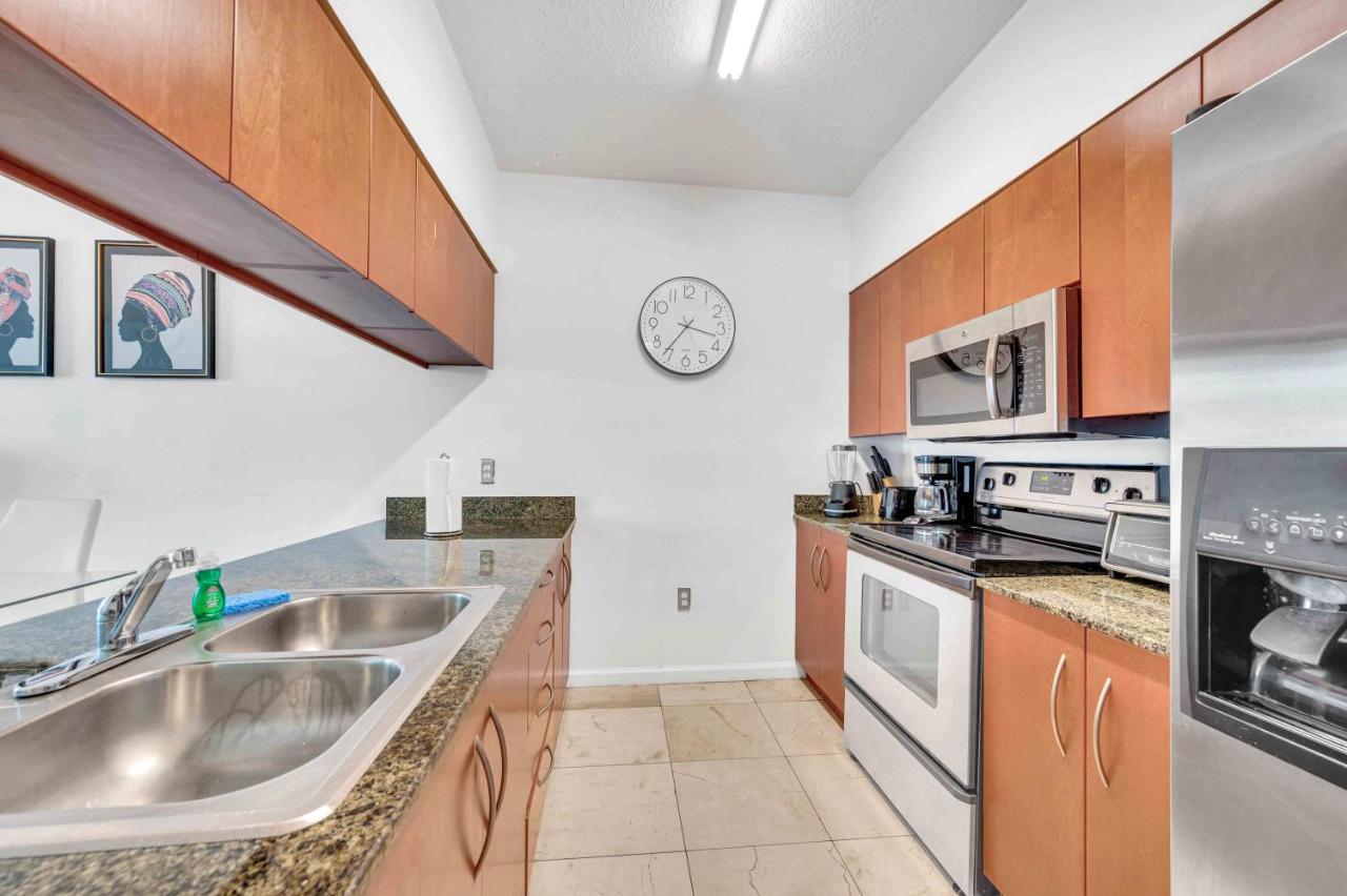 Modern 1 Bed In The Heart Of Brickell With Free Parking Apartment Miami Bagian luar foto