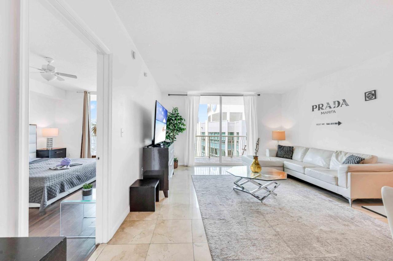 Modern 1 Bed In The Heart Of Brickell With Free Parking Apartment Miami Bagian luar foto