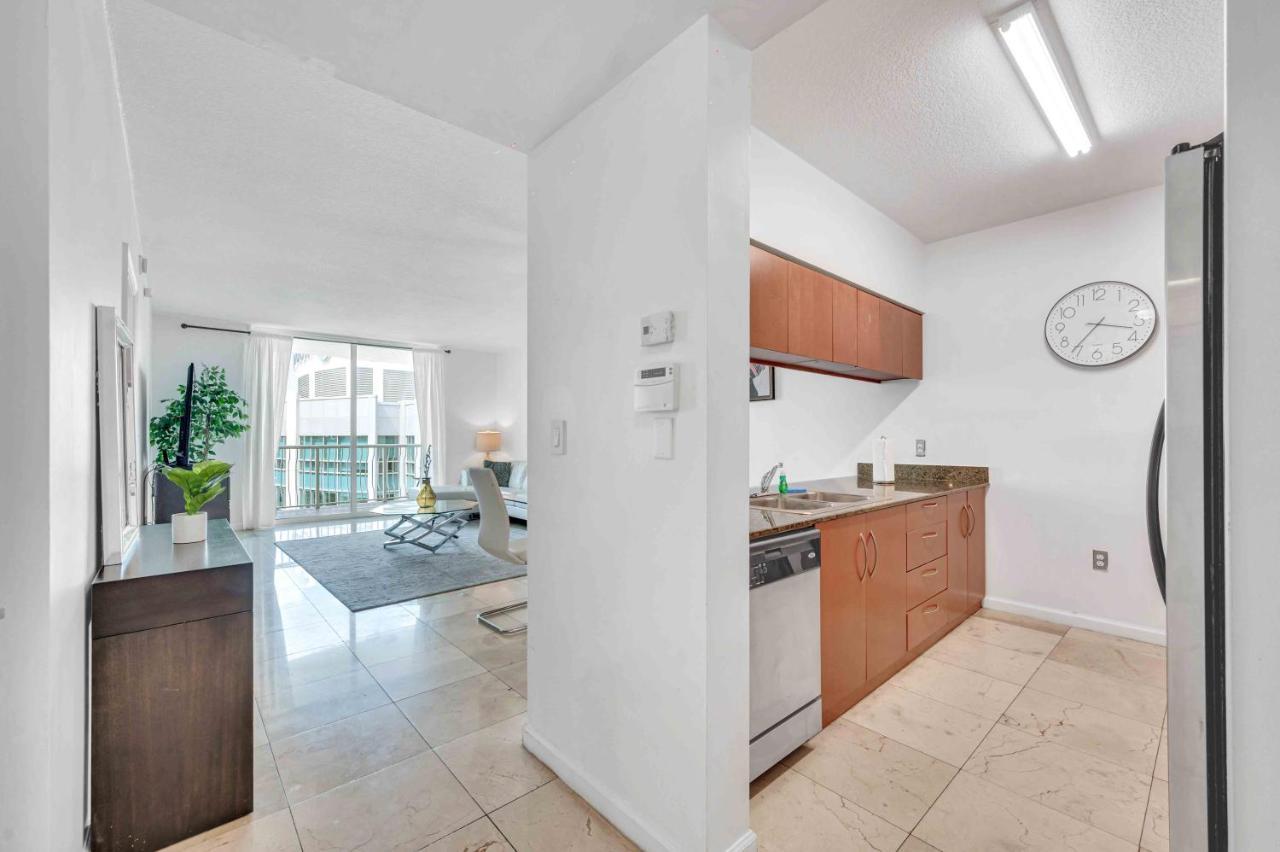 Modern 1 Bed In The Heart Of Brickell With Free Parking Apartment Miami Bagian luar foto